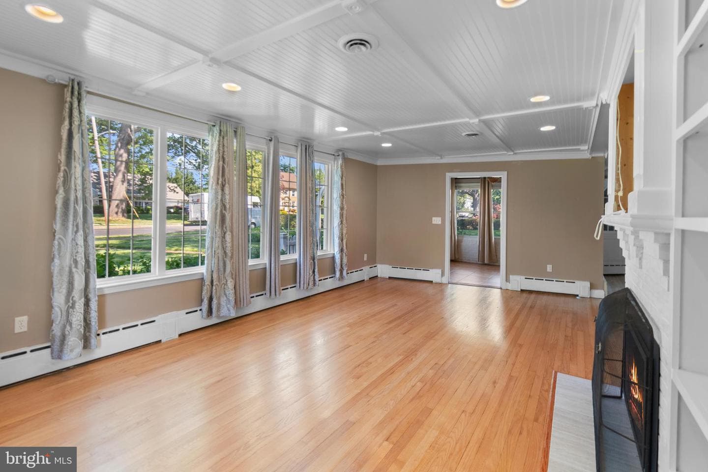 229 S Rogers Street photo 9