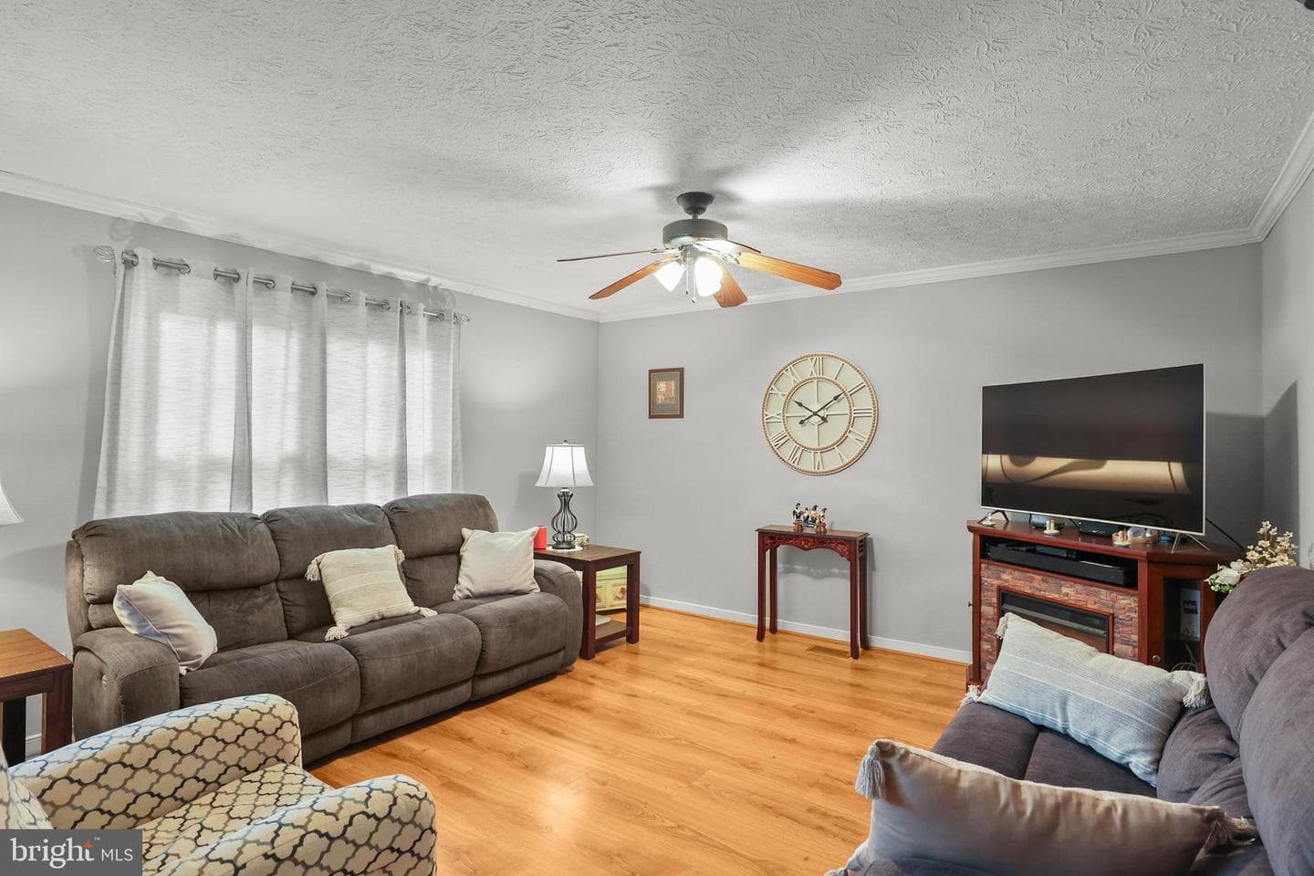 1403 Landis Circle photo 3