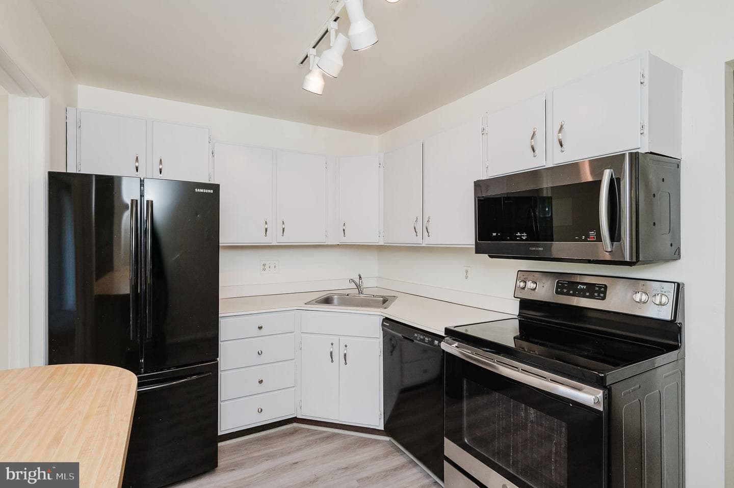 201 Crocker Drive #201-D photo 8