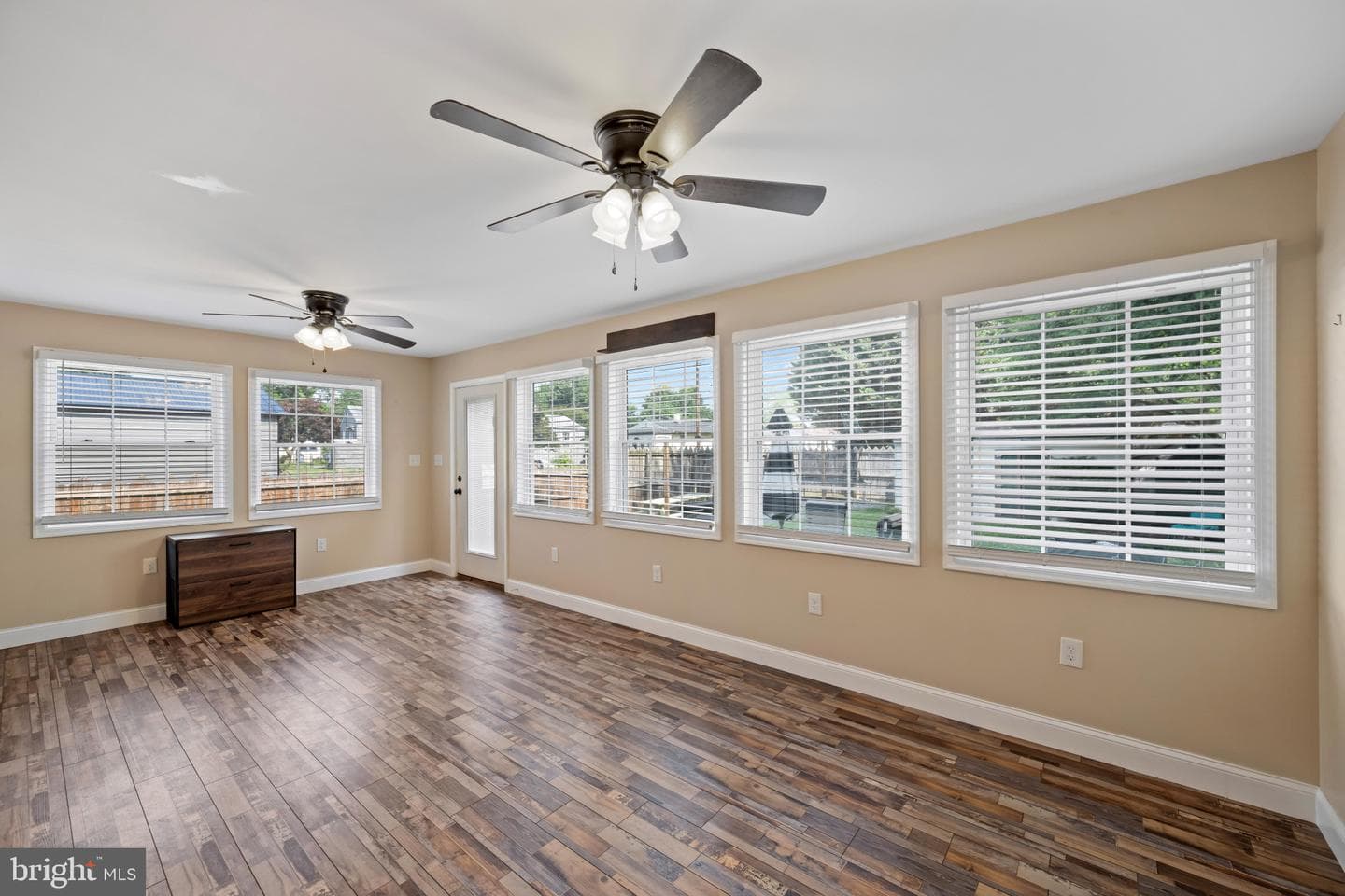 817 Giles Street photo 21