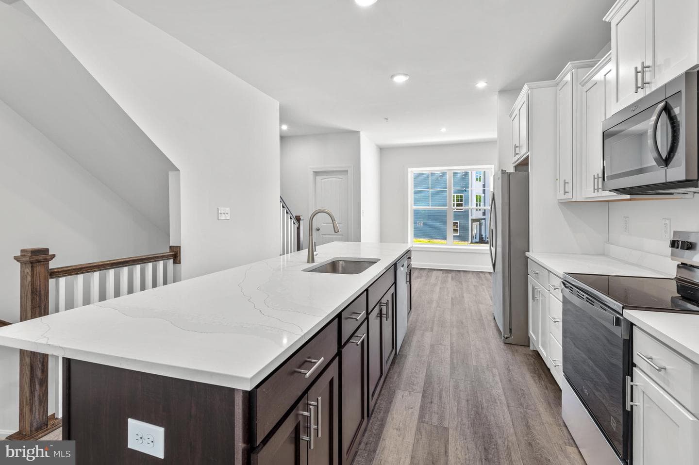 760 Bur Oak Court photo 11