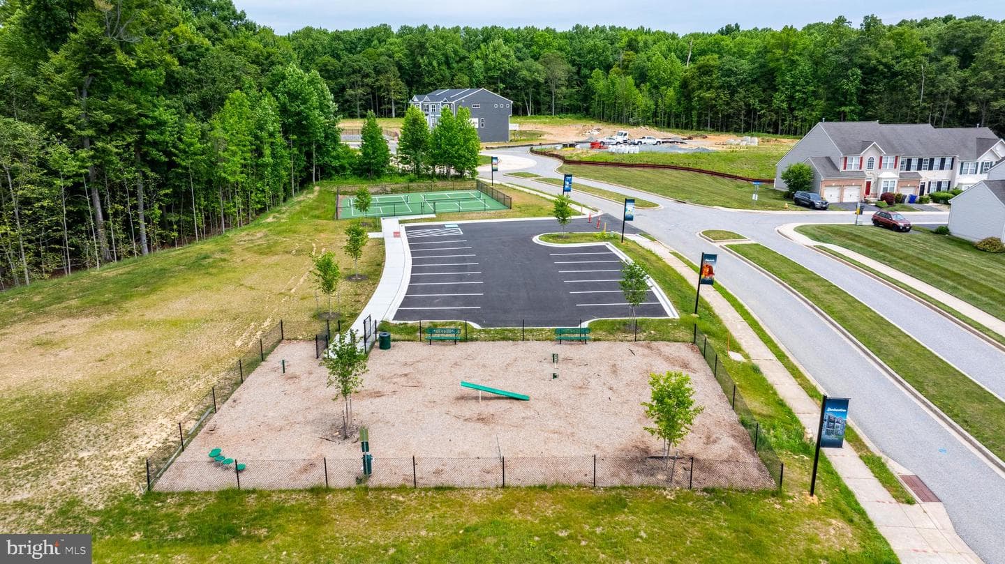 760 Bur Oak Court photo 30