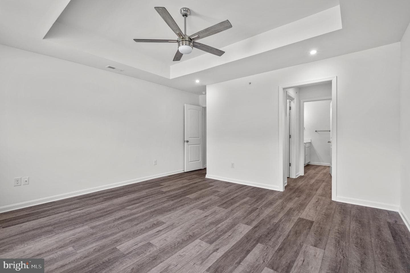 756 Bur Oak Court photo 15