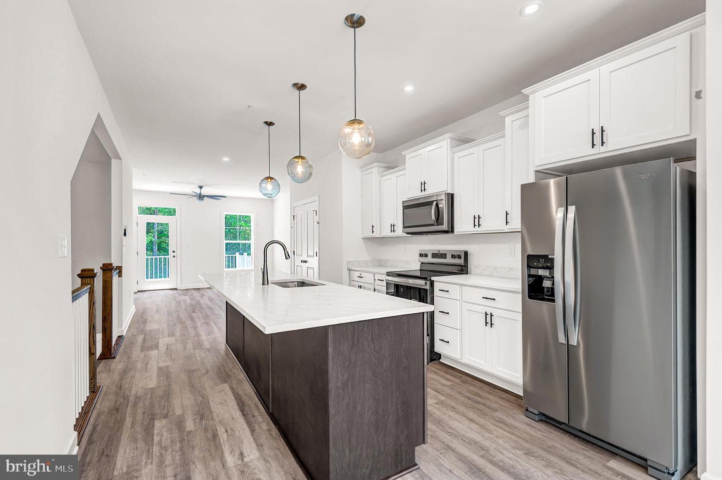 718 Bur Oak Court photo 3
