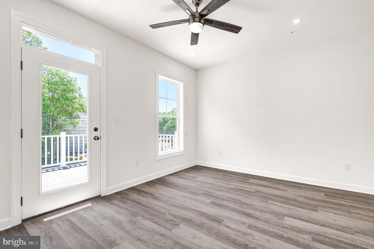 718 Bur Oak Court photo 6
