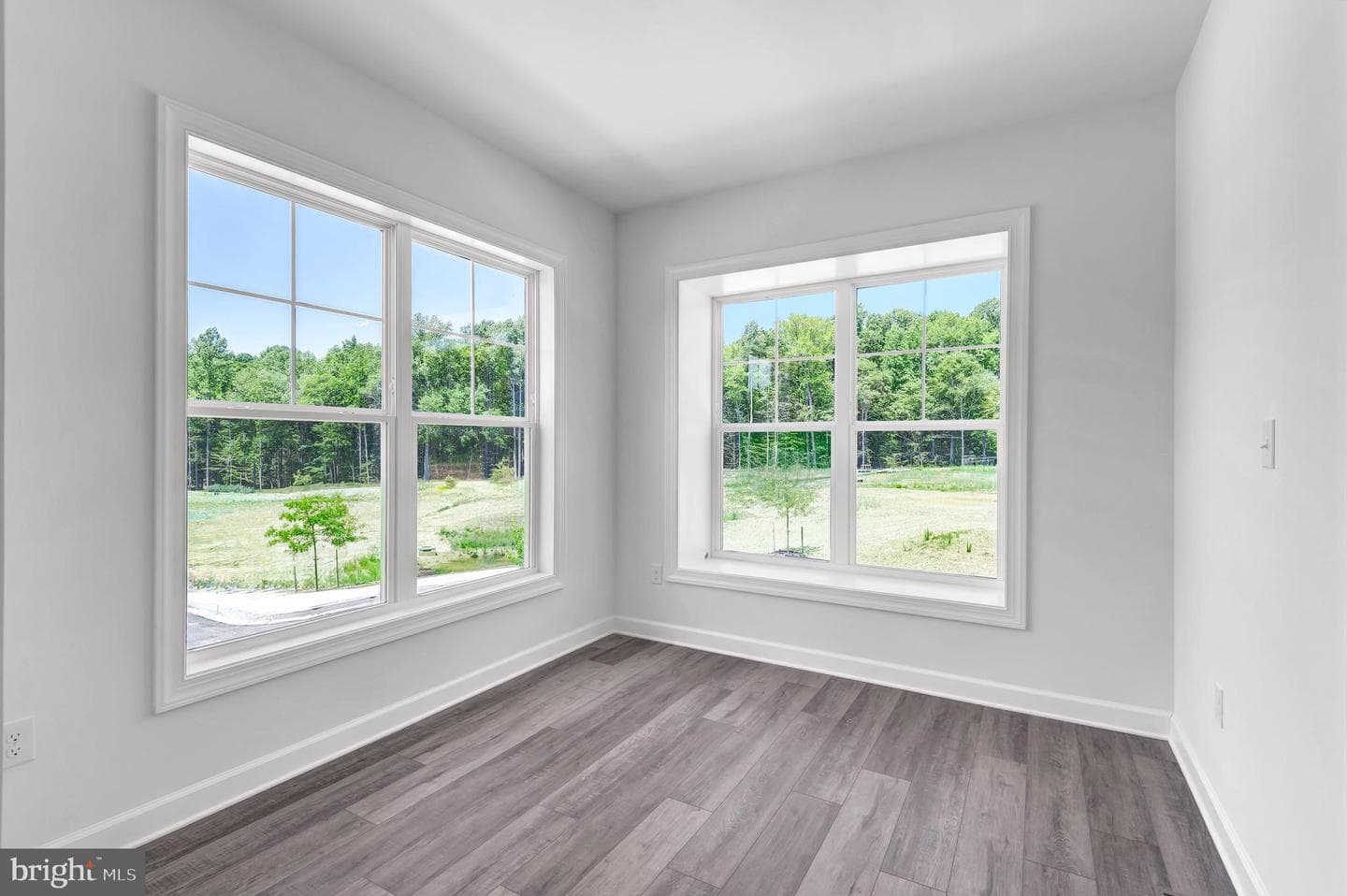 712 Bur Oak Court photo 8
