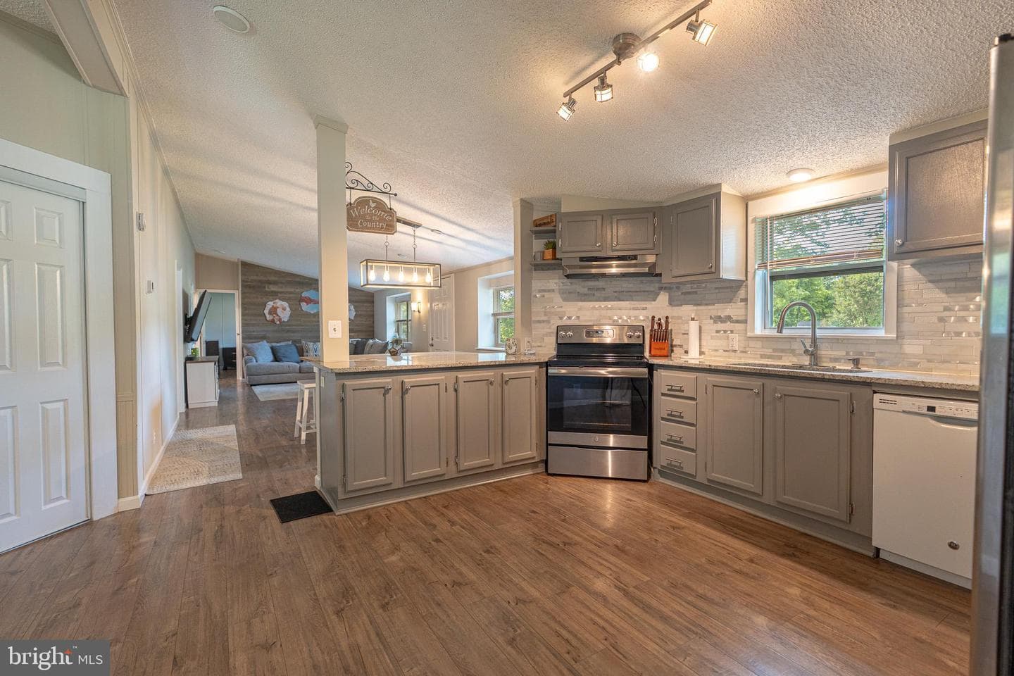 4403 Sanford Court photo 8
