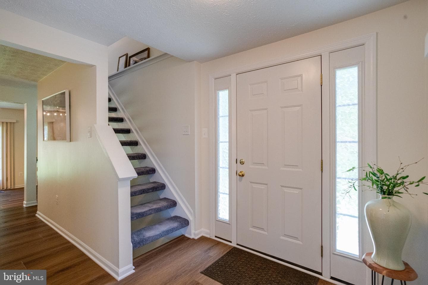 1826 Chester Way photo 5