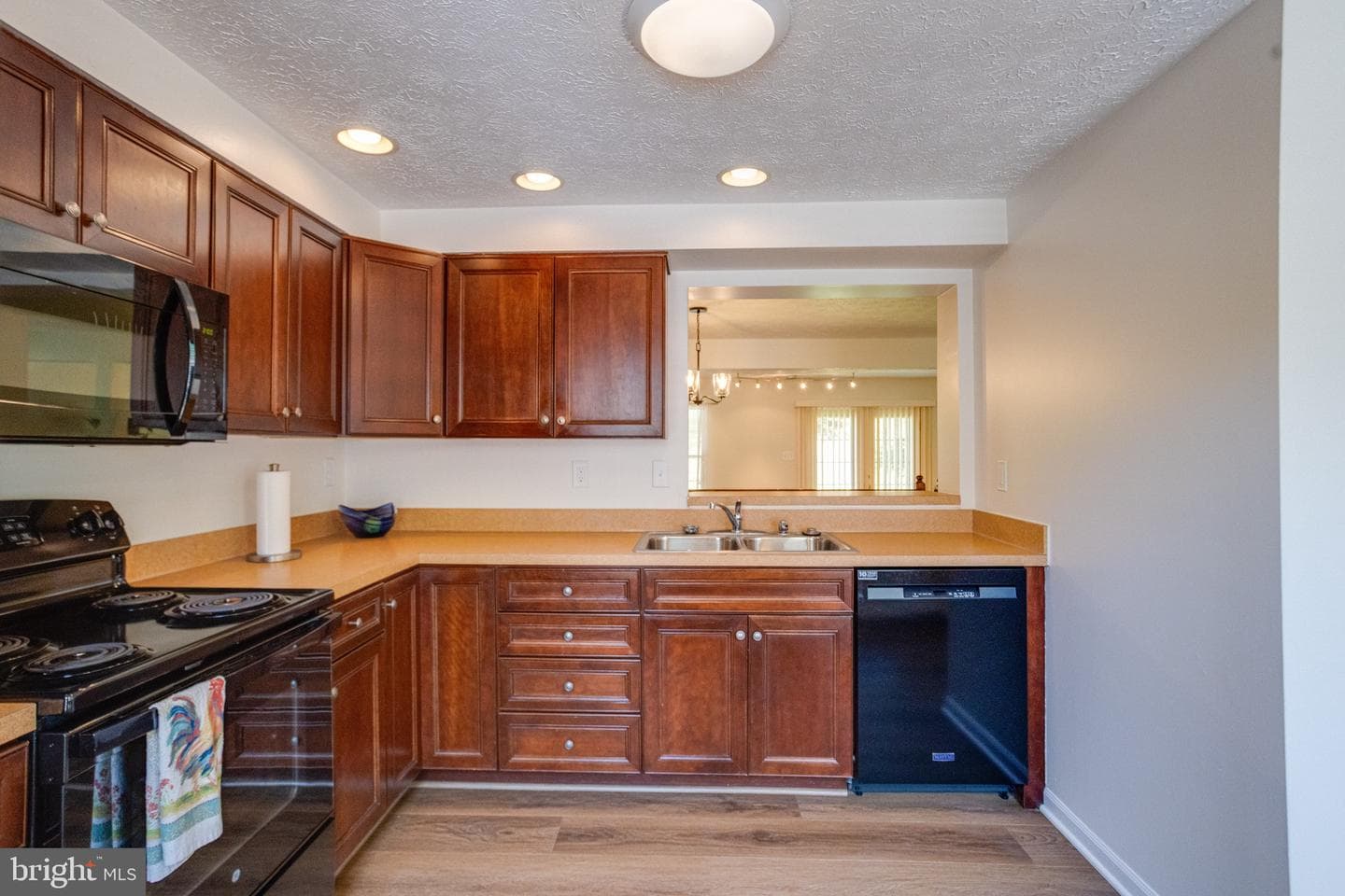 1826 Chester Way photo 8