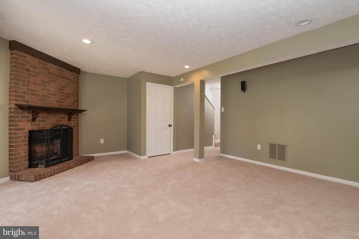 224 Ellerslie Court photo 15