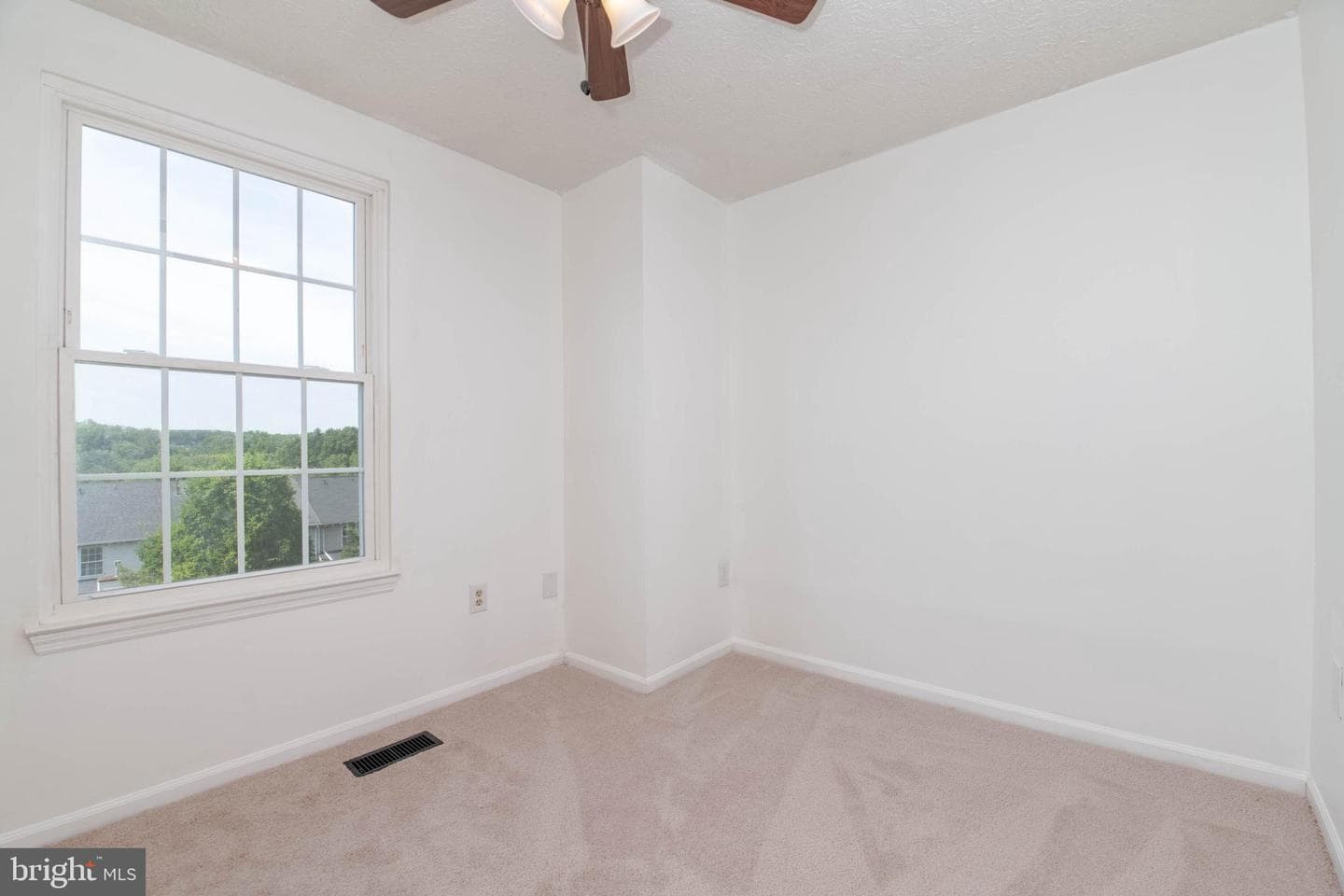 224 Ellerslie Court photo 27