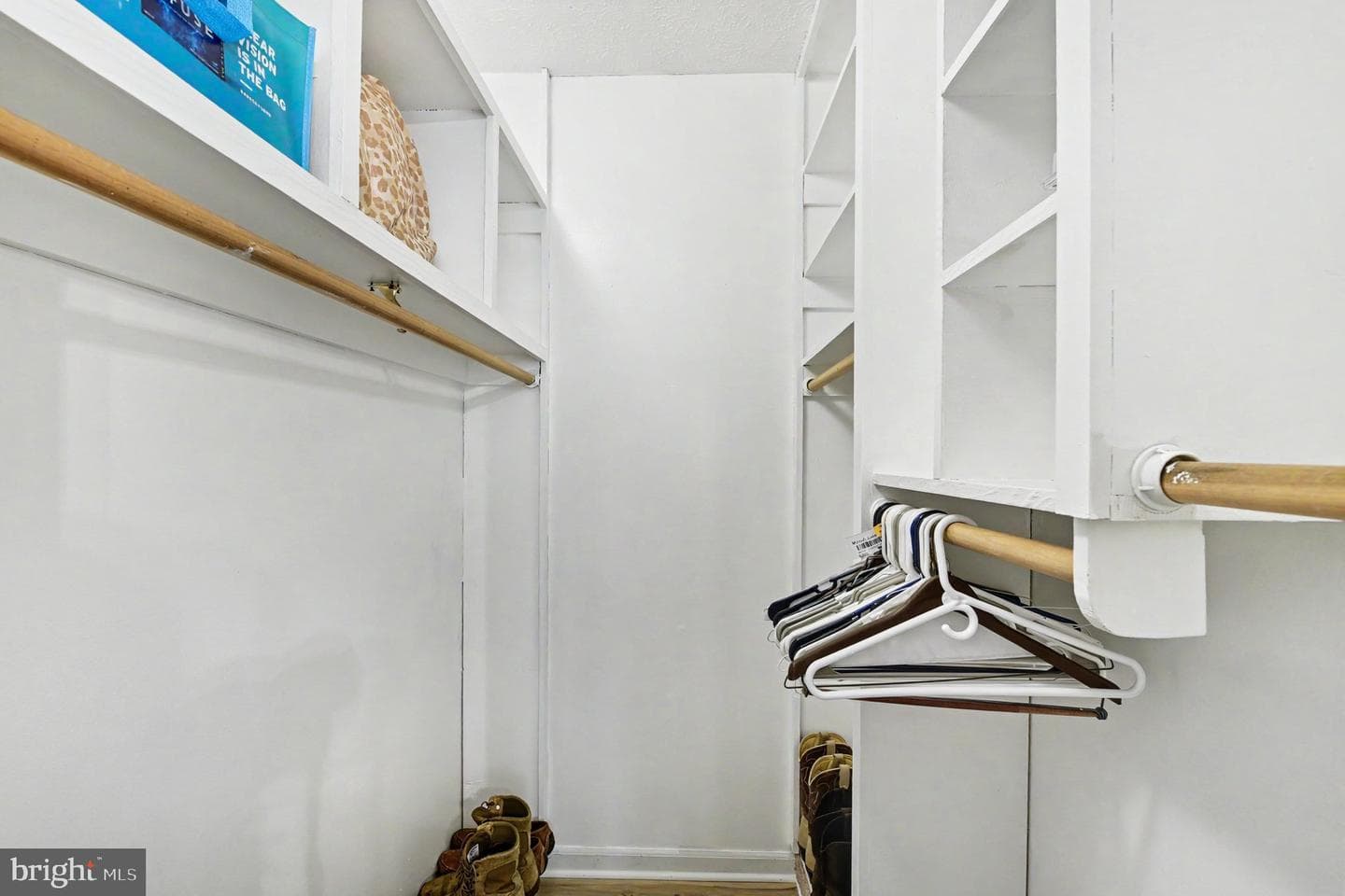 1004 Markham Court photo 14