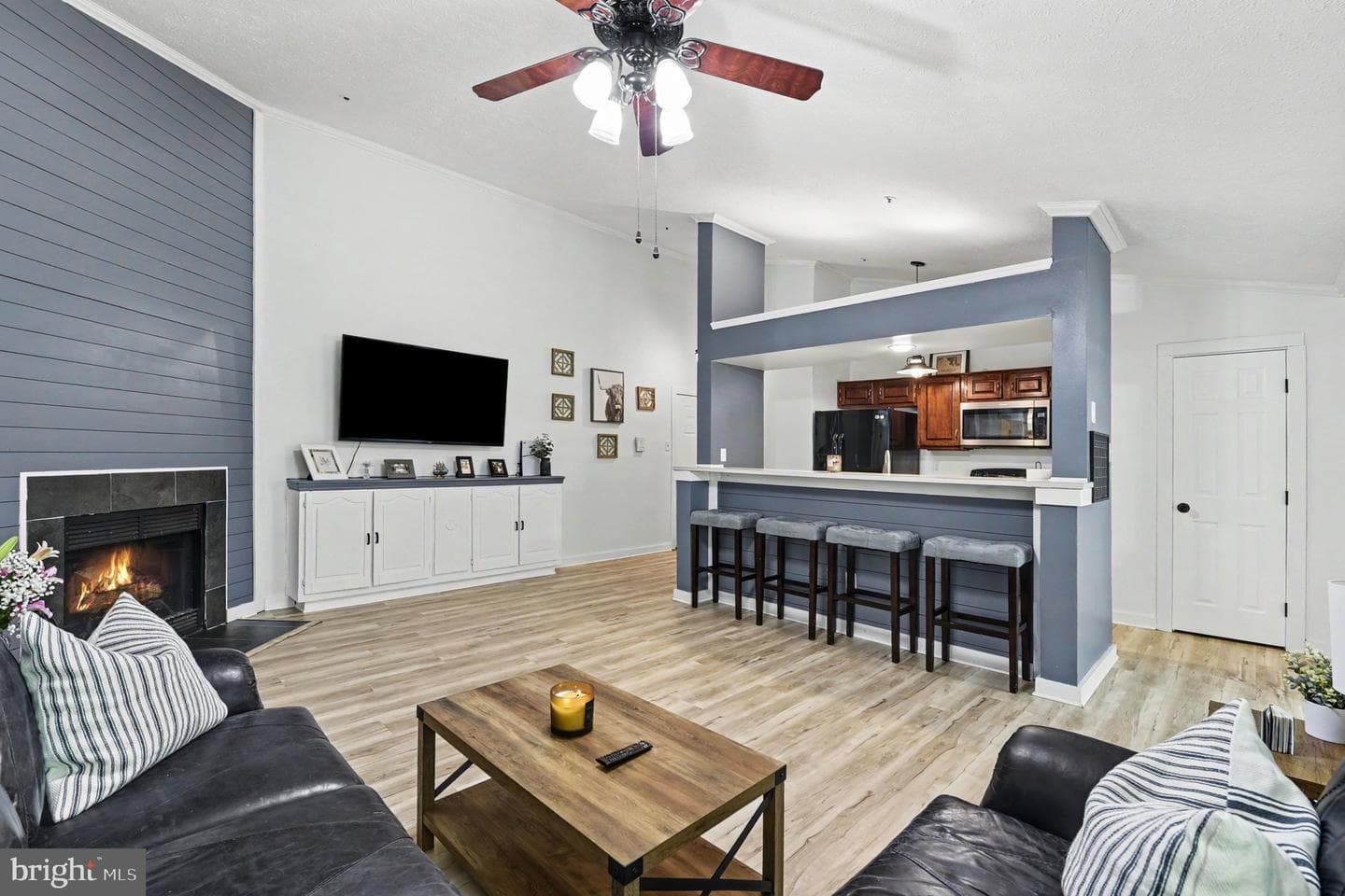 1004 Markham Court photo 2