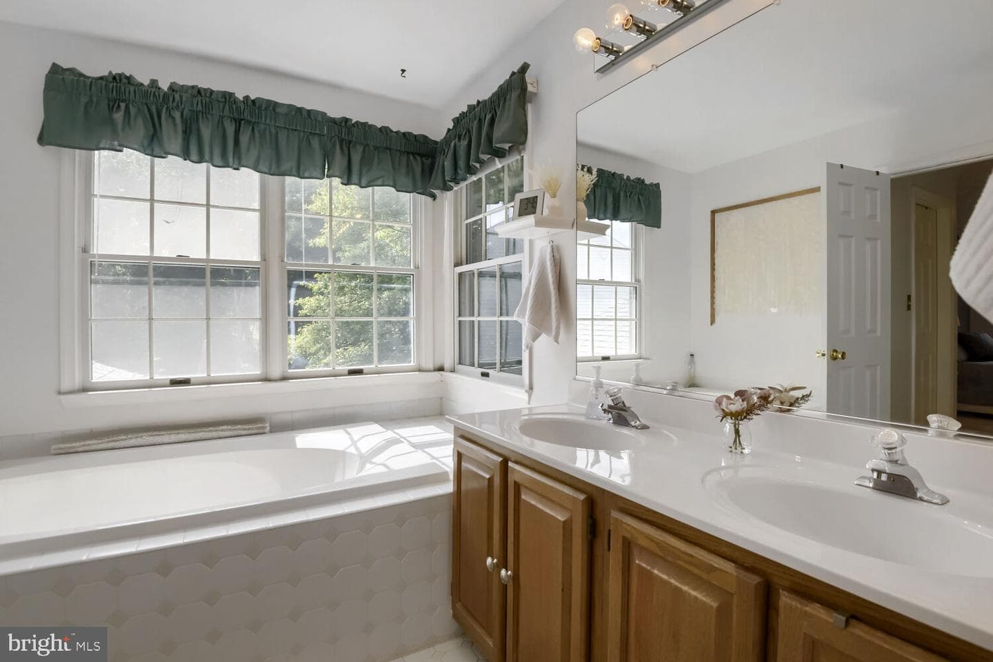 3202 Holly Knoll Court photo 27
