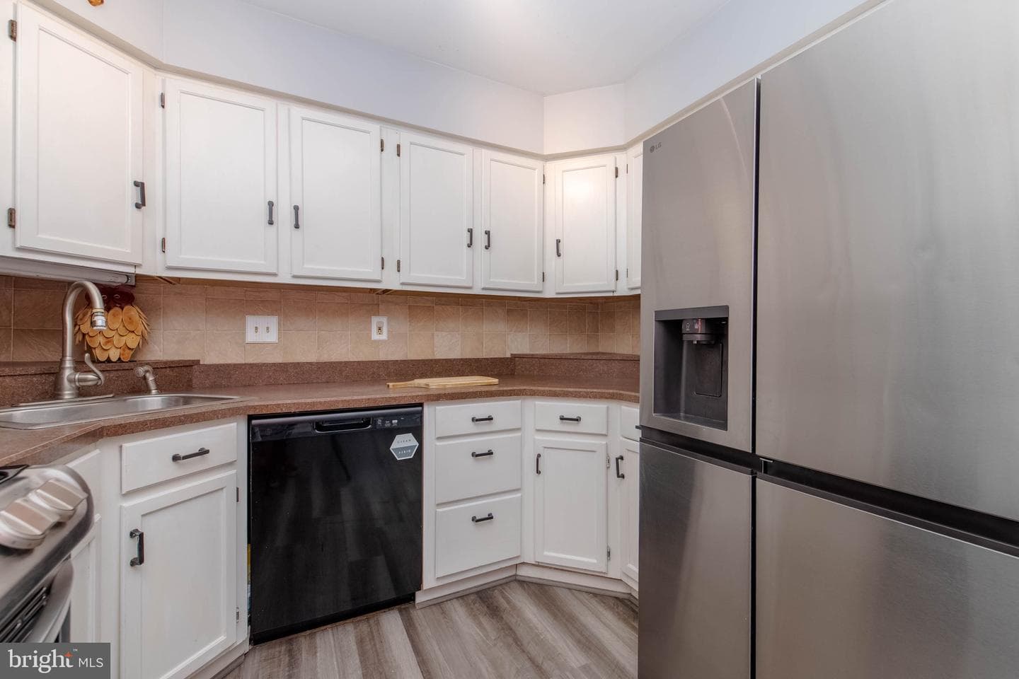 609 Kildonan Court photo 14