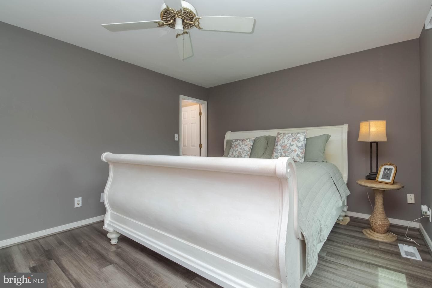 609 Kildonan Court photo 30