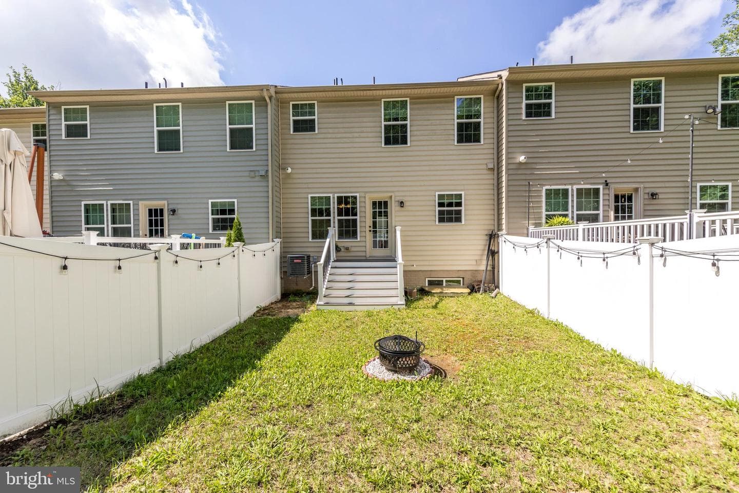 1305 Dickinson Court photo 27