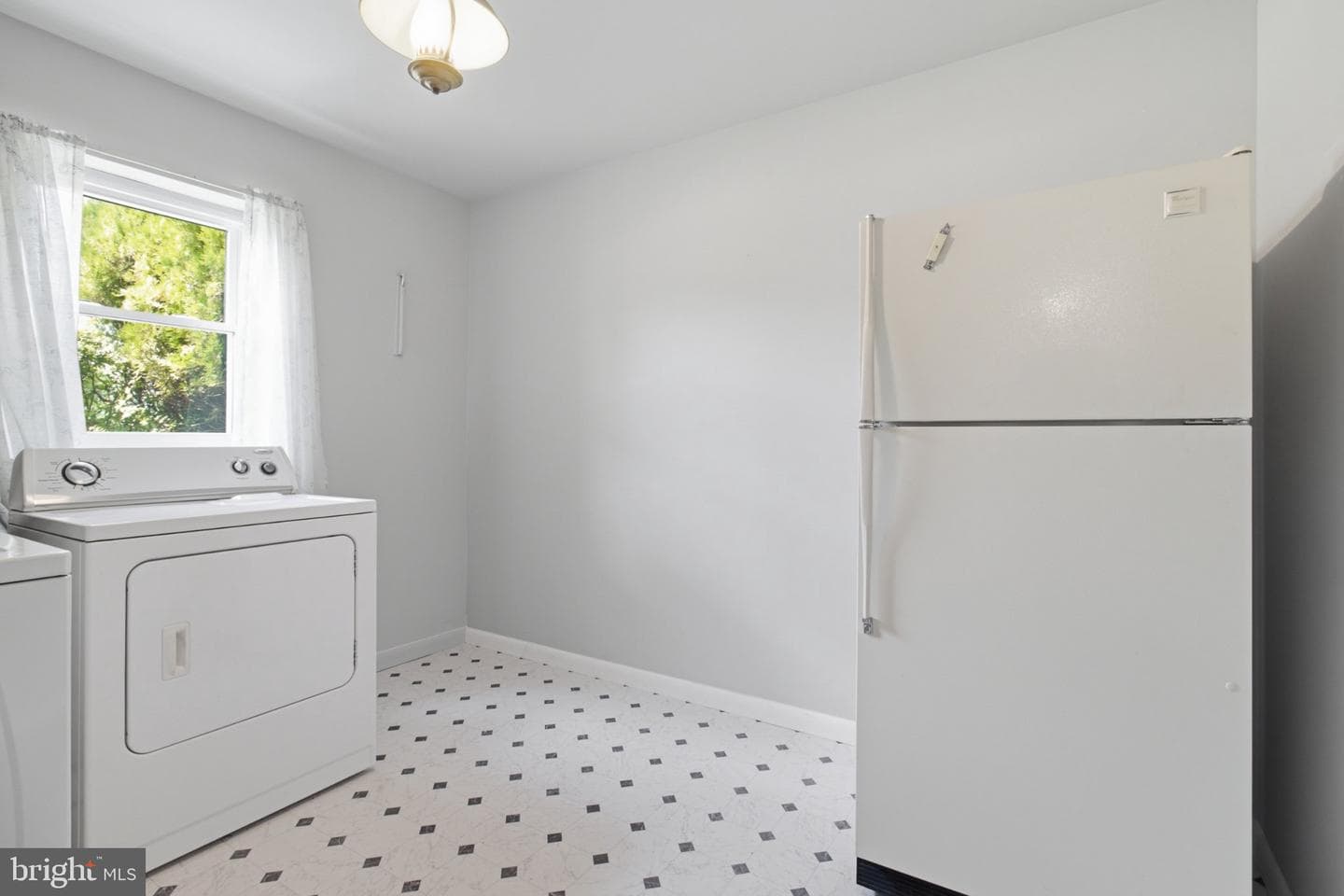 531 Eckhart Drive photo 18