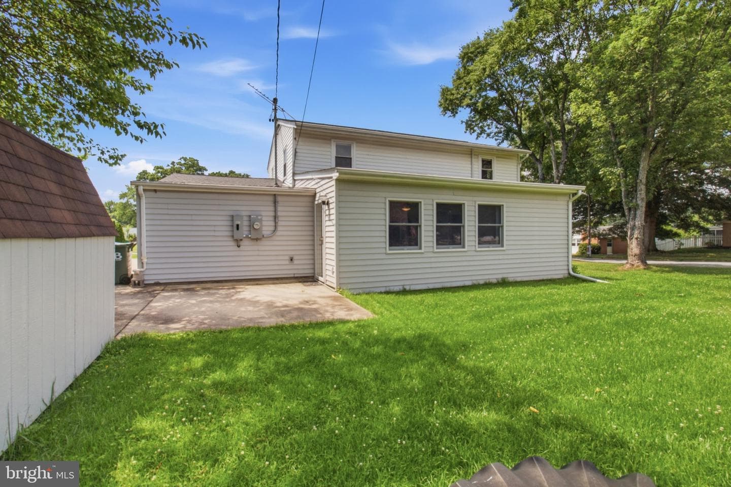 531 Eckhart Drive photo 7