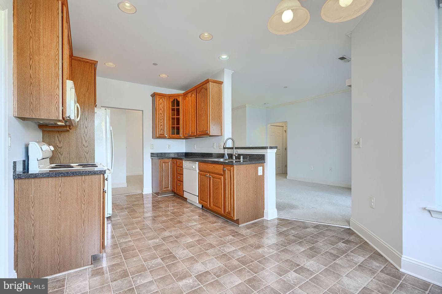 1604 Martha Court #201 photo 11