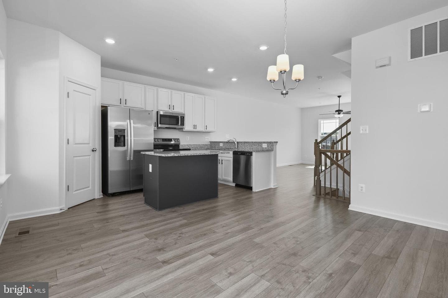 379 Hackley Drive photo 13