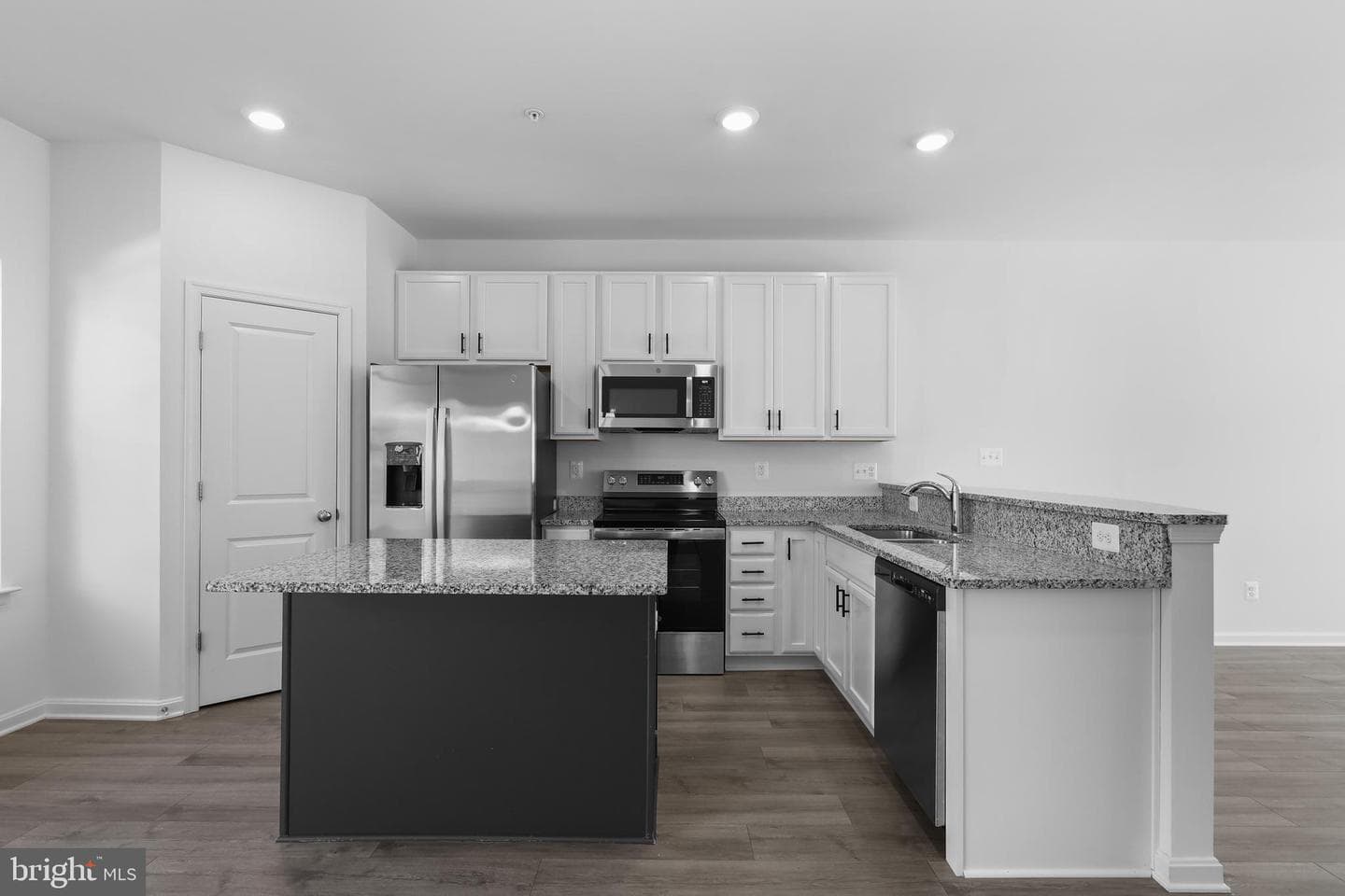 379 Hackley Drive photo 14