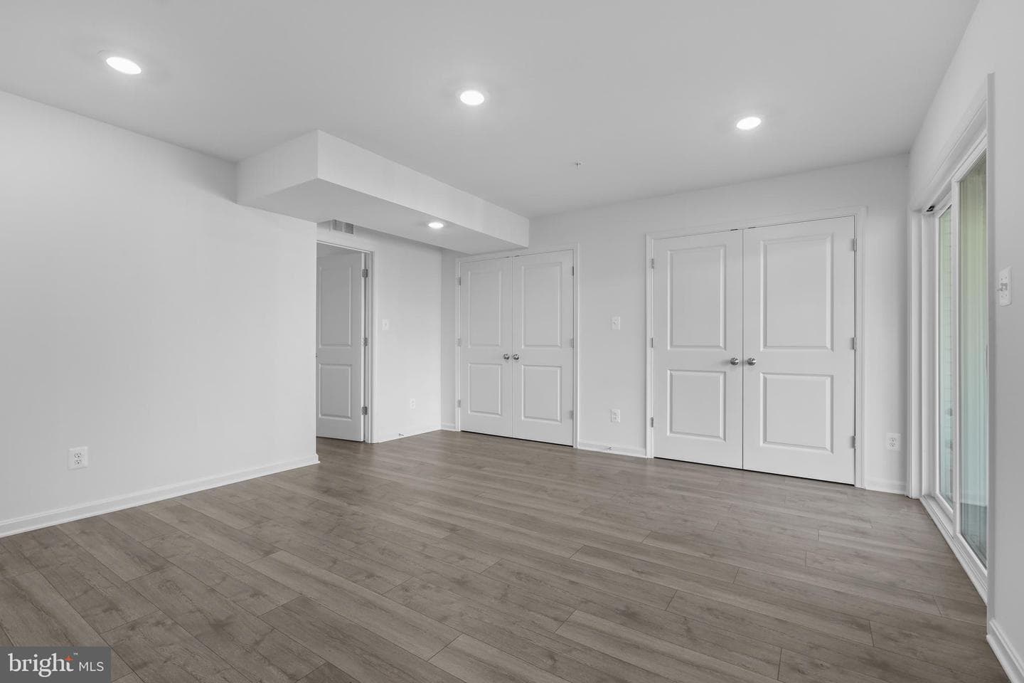 379 Hackley Drive photo 5