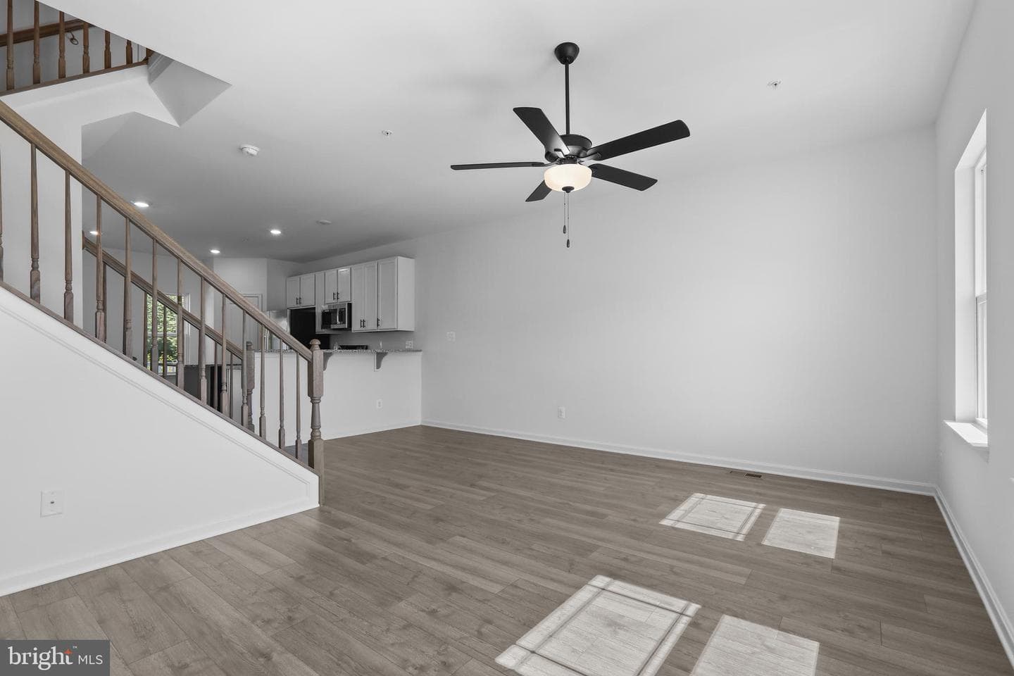 379 Hackley Drive photo 8