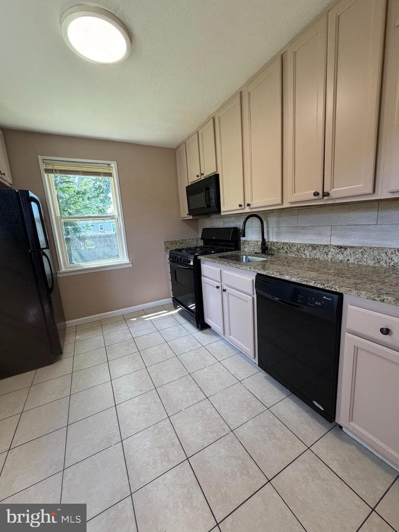 7 Aberdeen Avenue photo 10