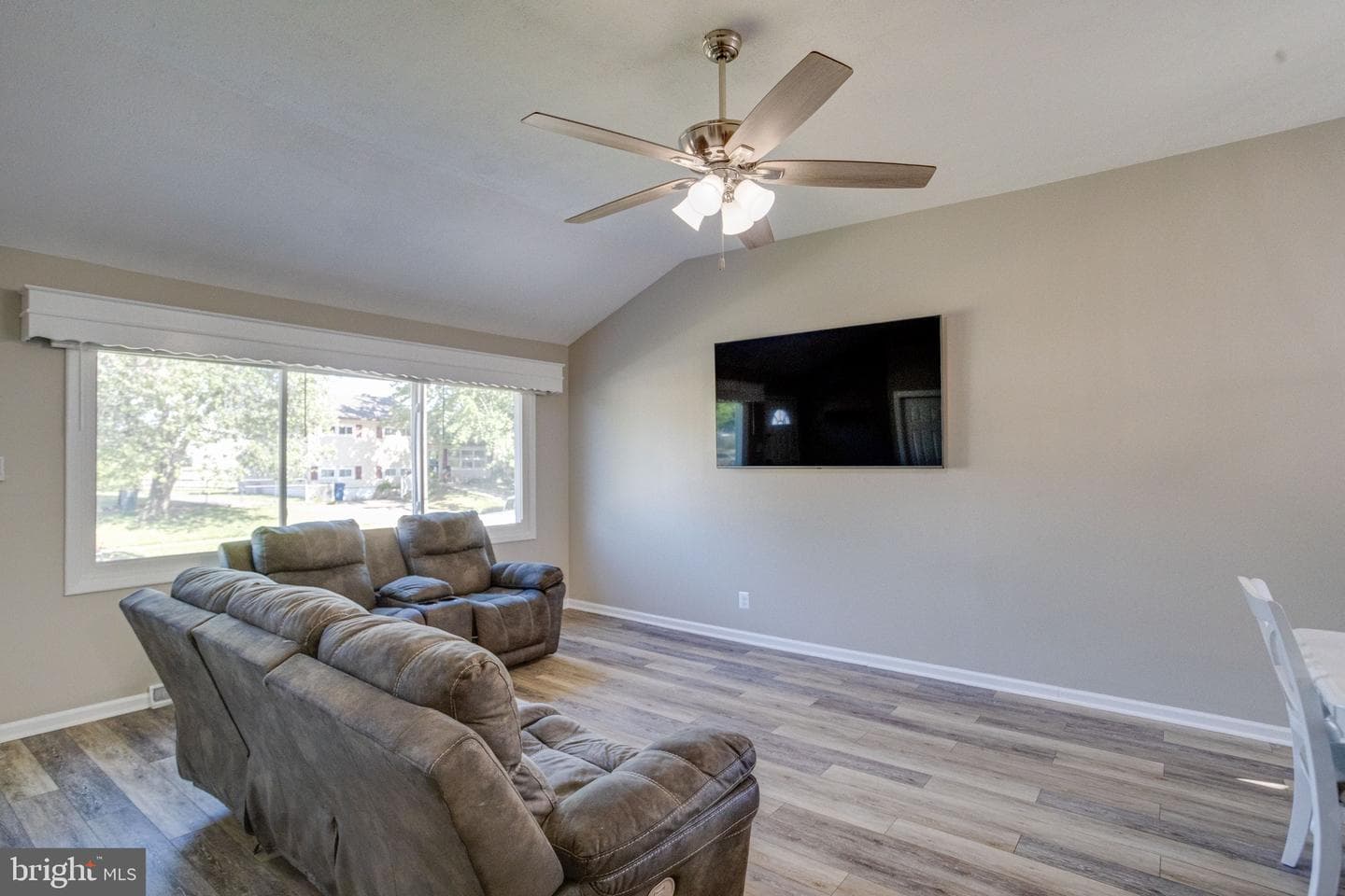 442 Bernice Terrace photo 4