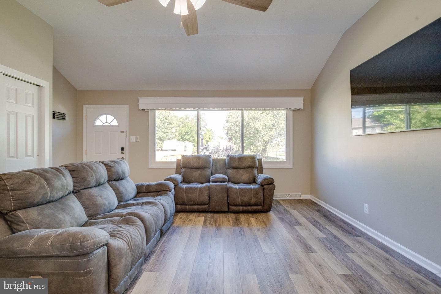 442 Bernice Terrace photo 5