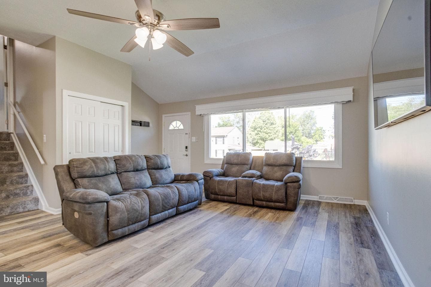 442 Bernice Terrace photo 6