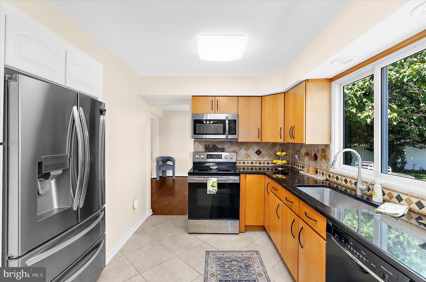 35 Neptune Drive photo 17