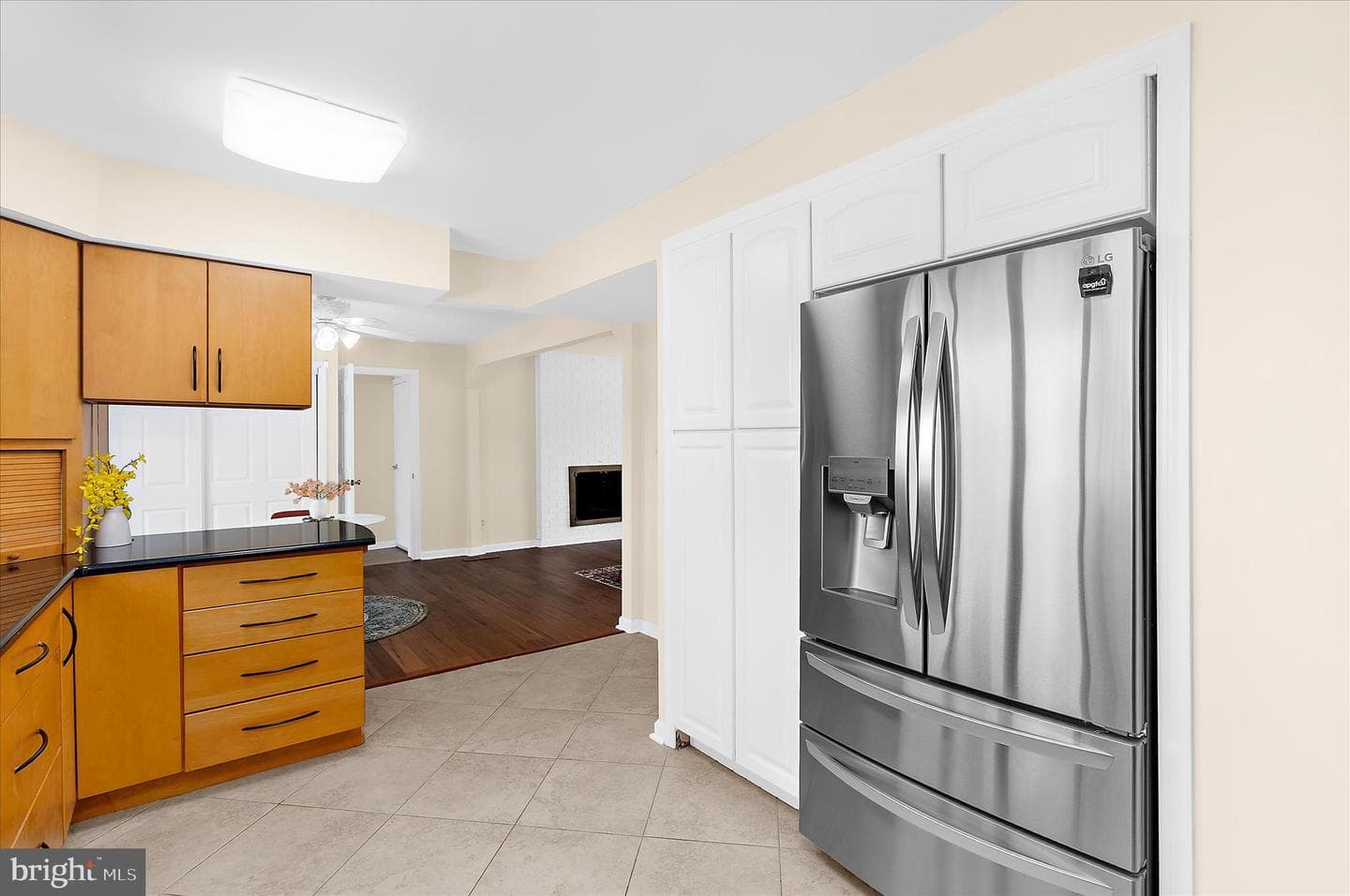 35 Neptune Drive photo 18