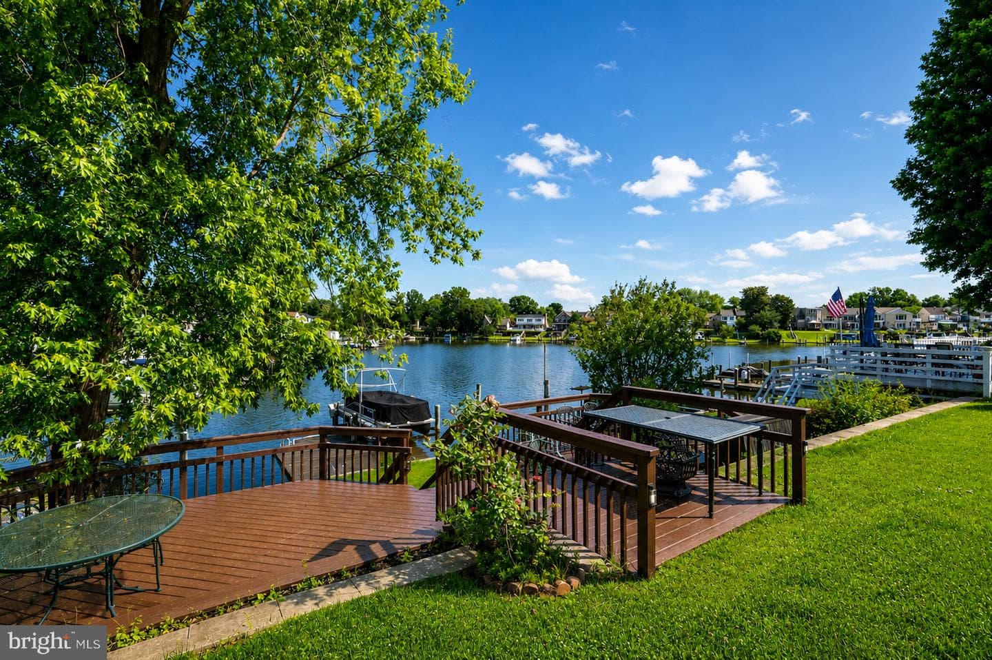 35 Neptune Drive photo 4