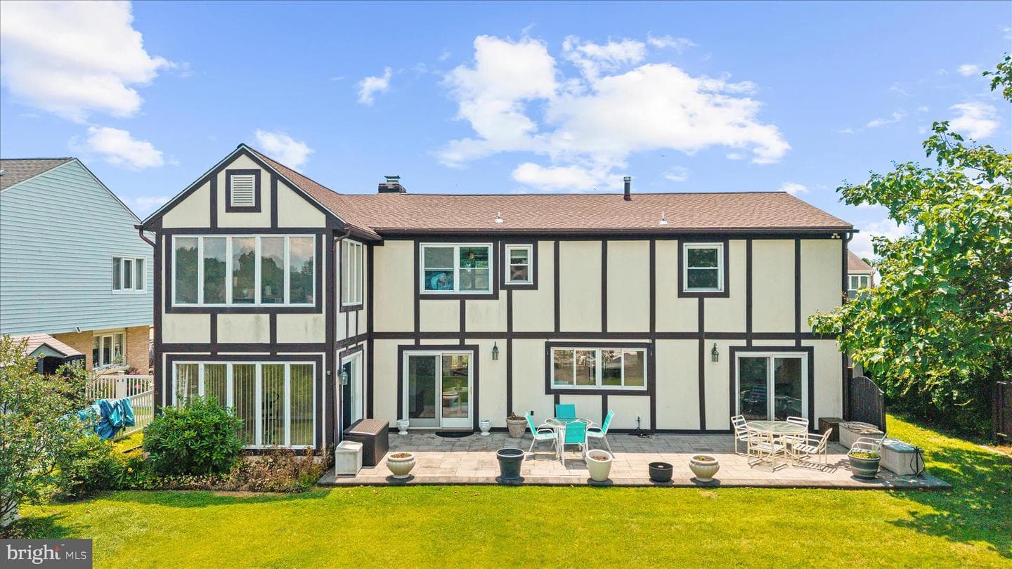 35 Neptune Drive photo 63