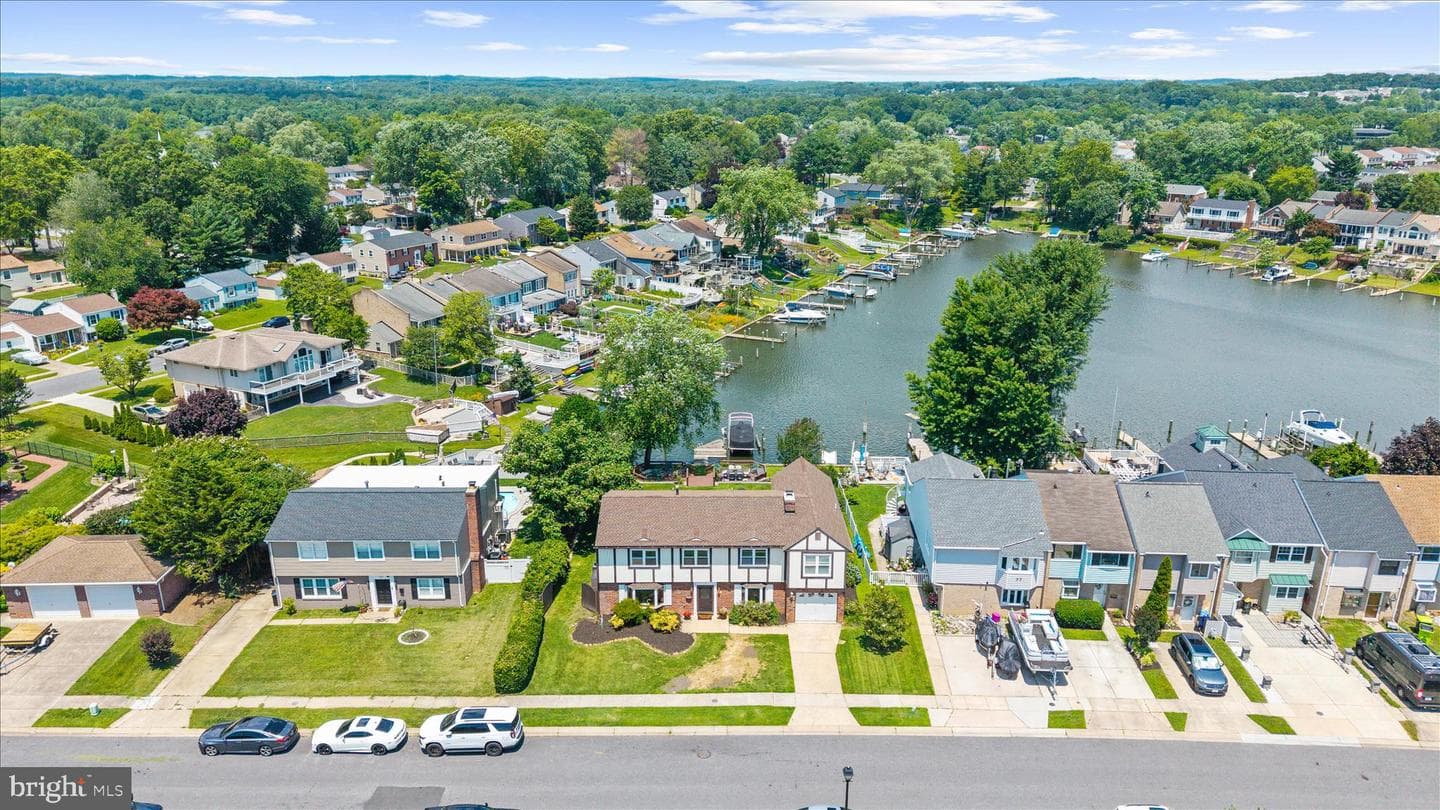 35 Neptune Drive photo 67