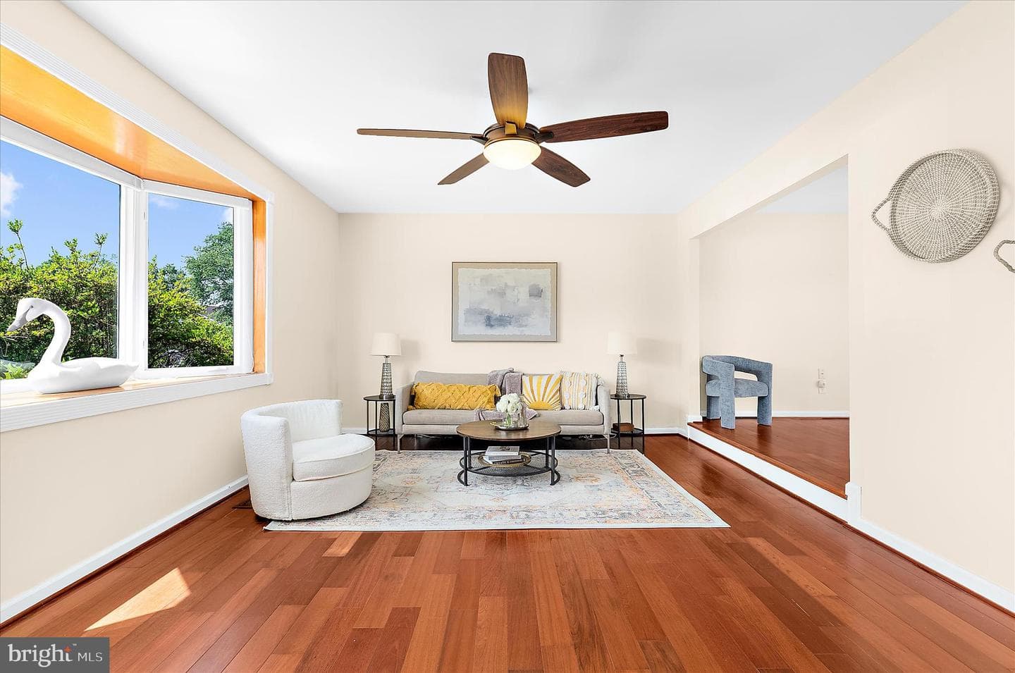 35 Neptune Drive photo 9