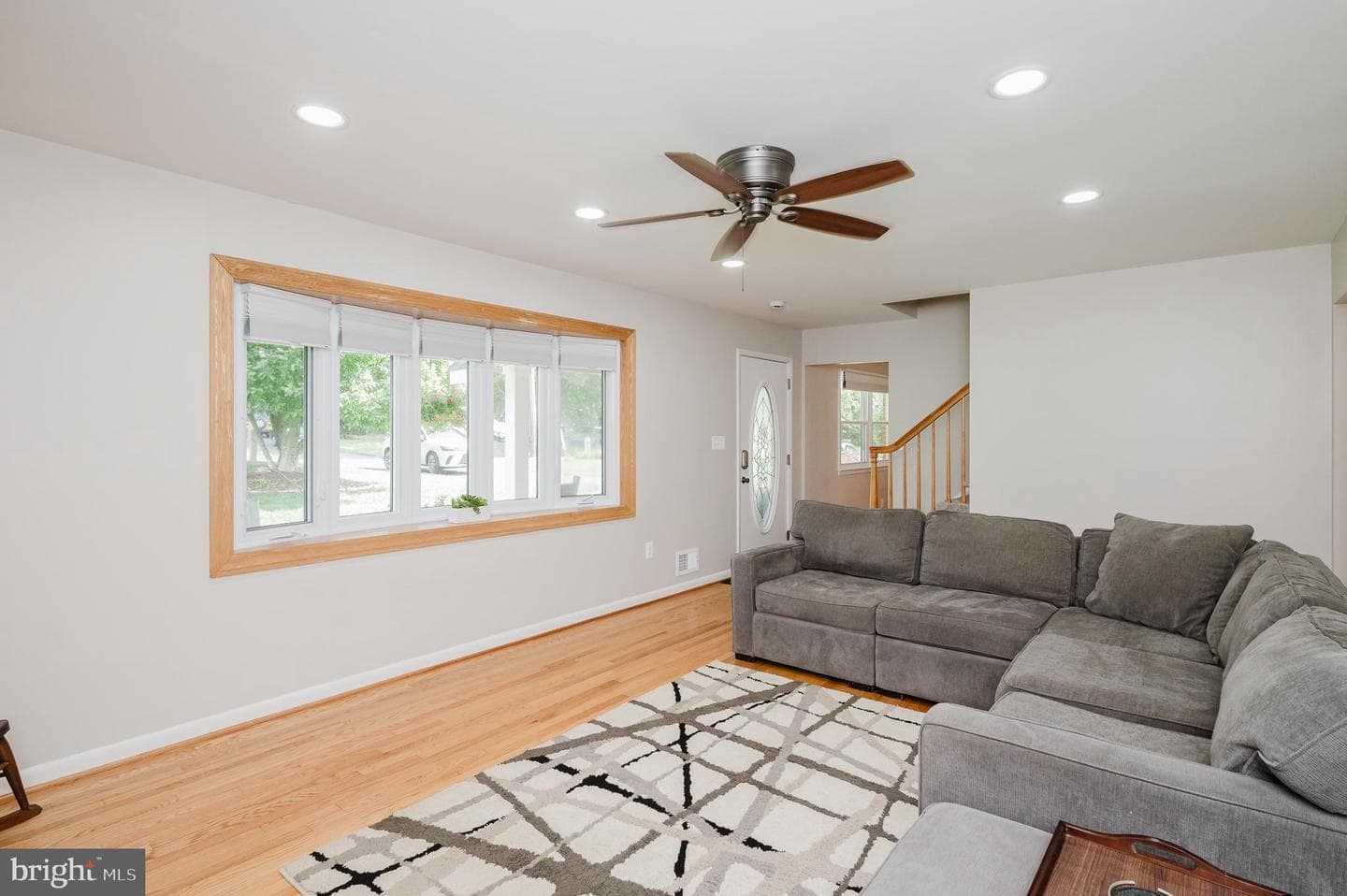504 Plumtree Road photo 8