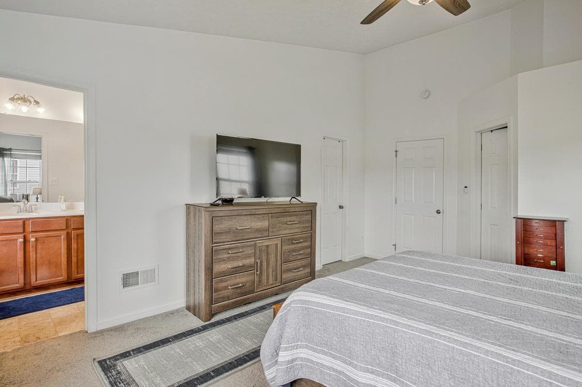 610 Snowberry Way photo 20