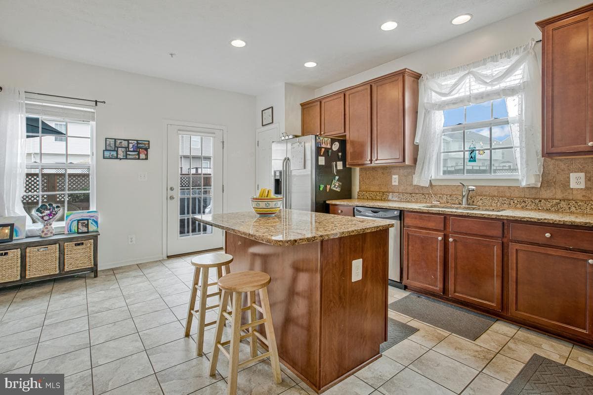 610 Snowberry Way photo 7