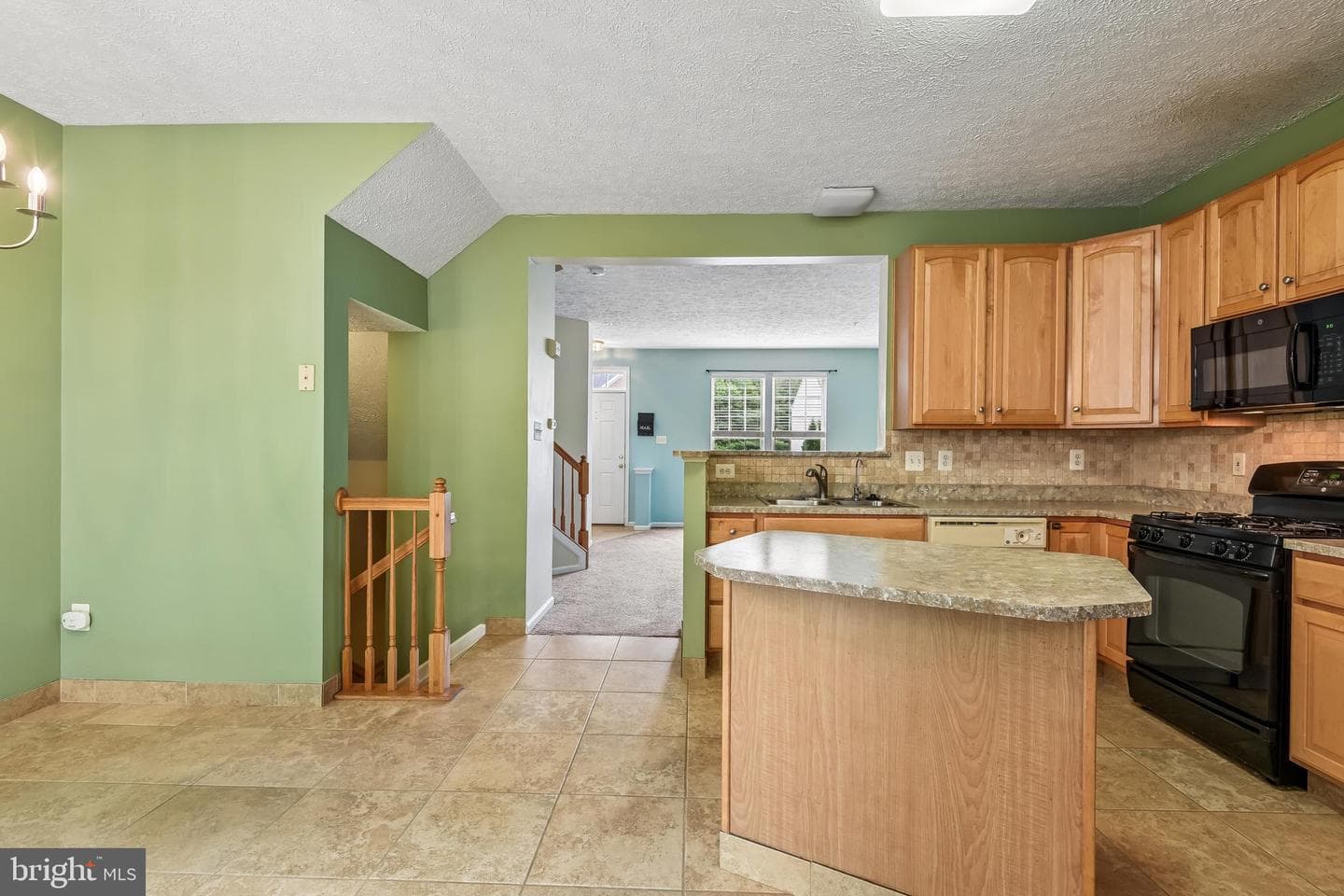 413 Foreland Garth photo 20