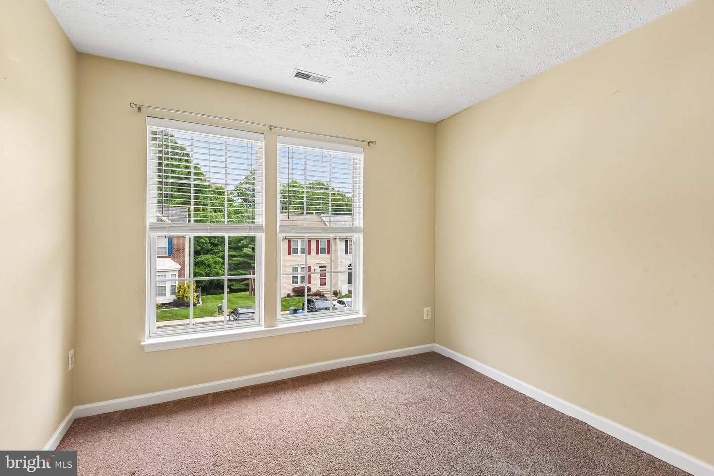 413 Foreland Garth photo 26