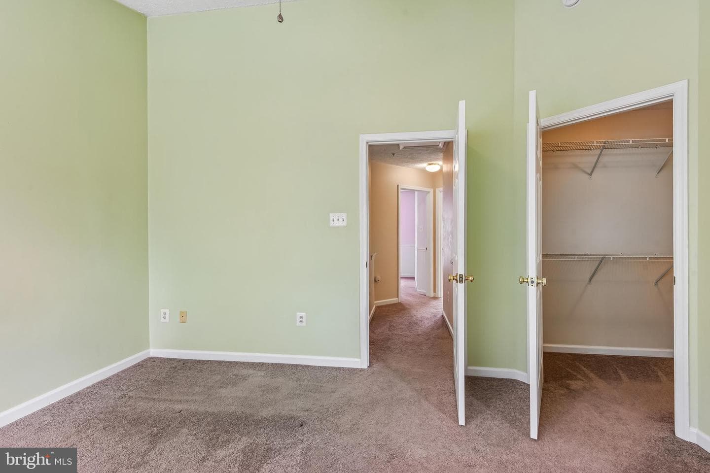 413 Foreland Garth photo 32