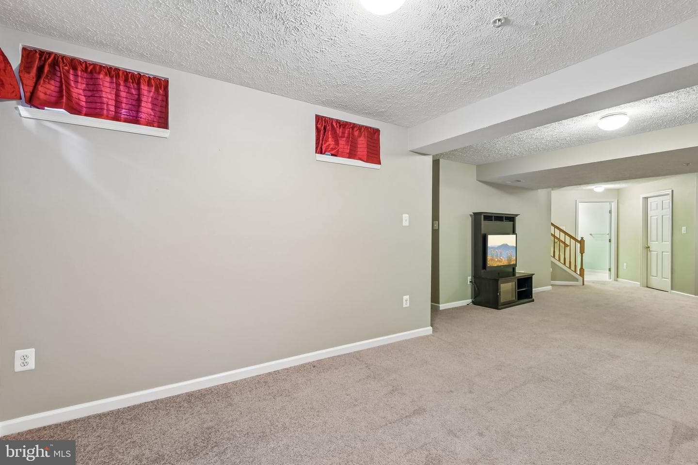 413 Foreland Garth photo 39