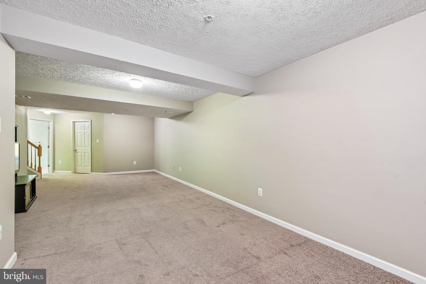 413 Foreland Garth photo 40