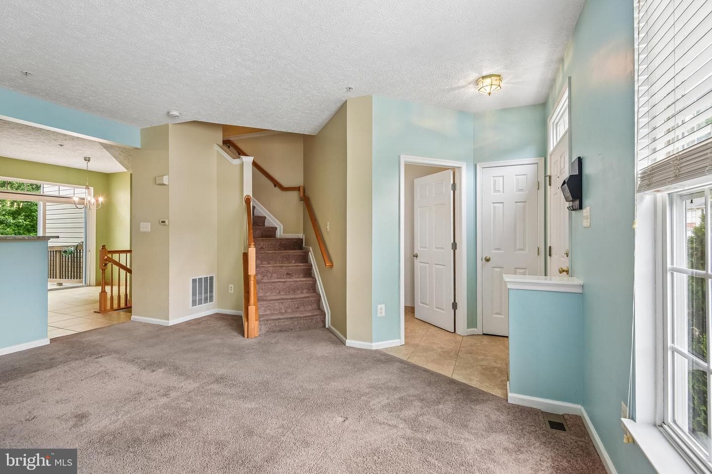 413 Foreland Garth photo 6