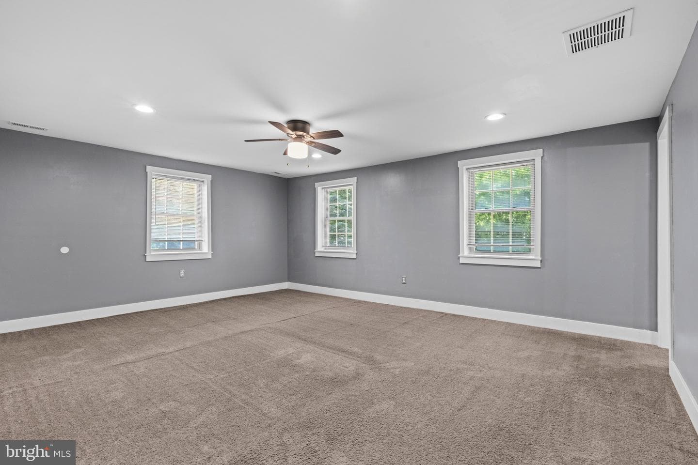 303 Irish Lane photo 15