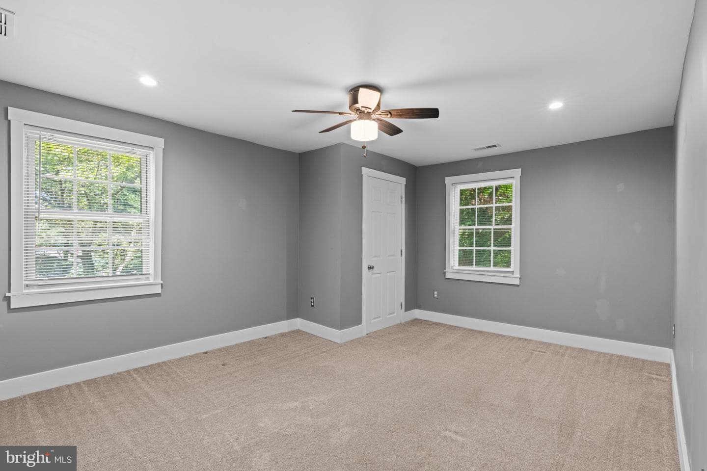 303 Irish Lane photo 22