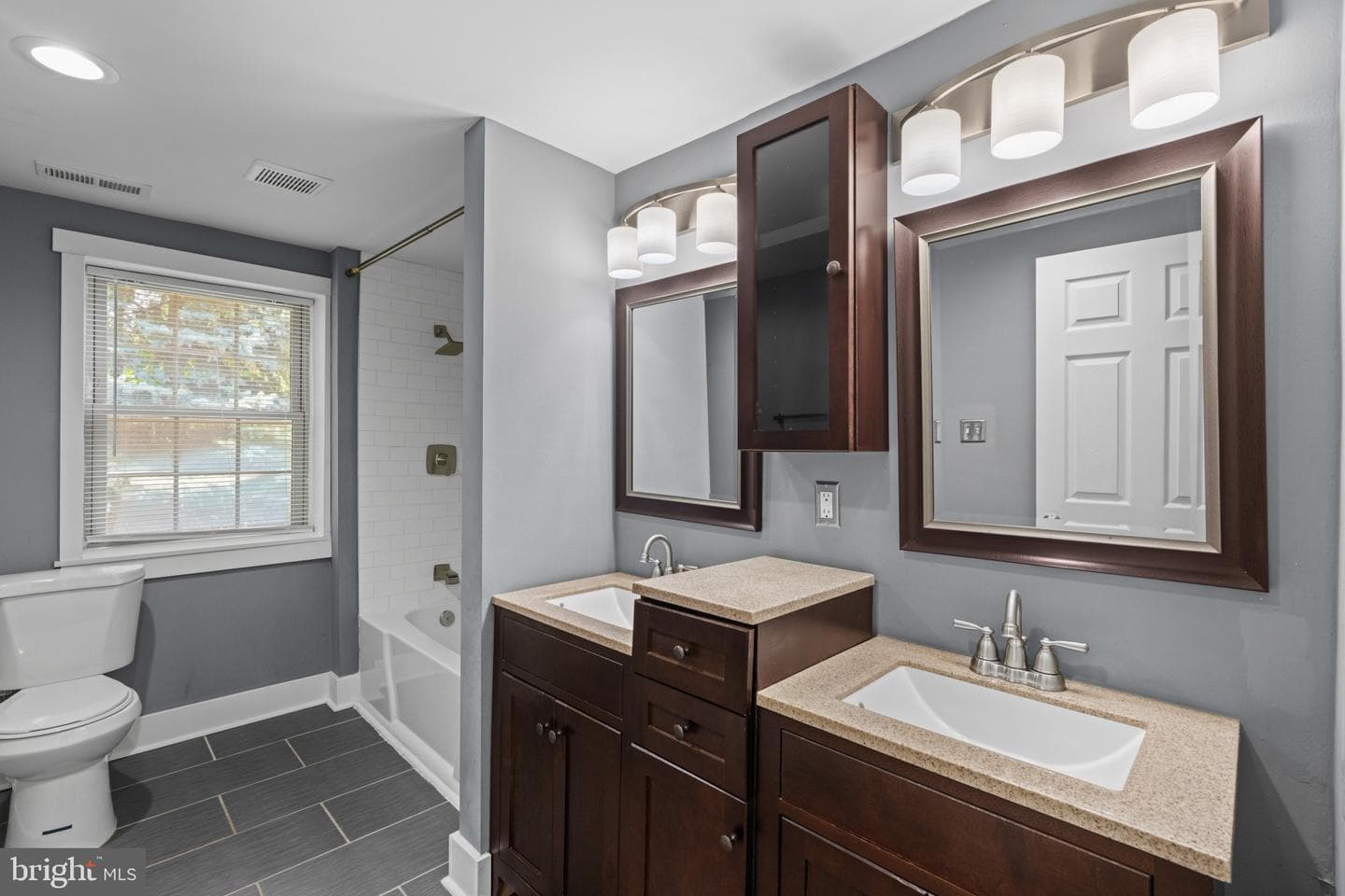 303 Irish Lane photo 23